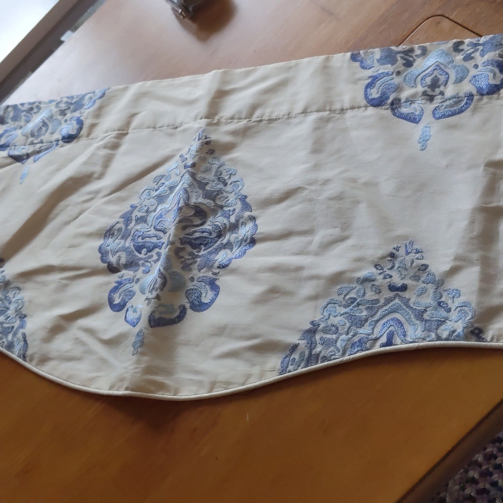 Valance